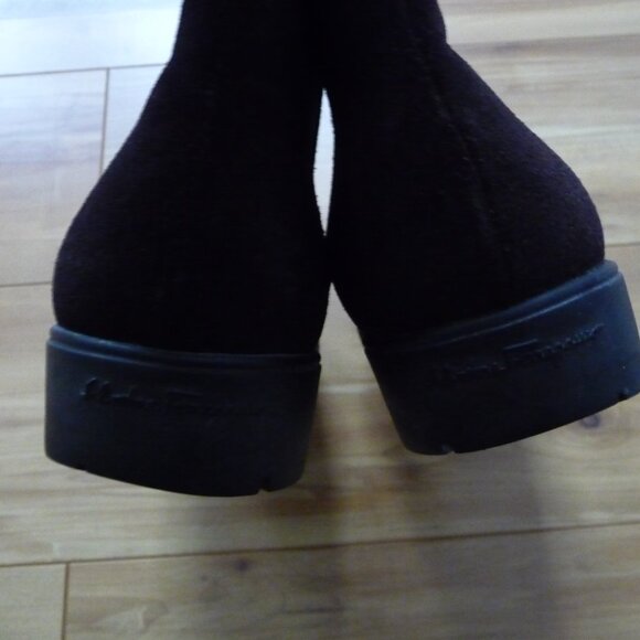 SALVATORE FERRAGAMO TRENDY BROWN SUEDE ALMOND TOE CHELSEA BOOTIES MADE  ITALY 9 - Picture 3 of 9